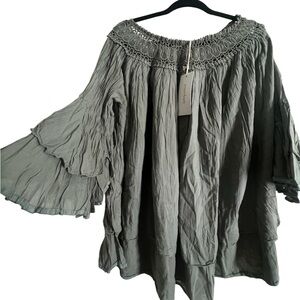 Chic Green Women's Blouse with Flared Sleeves